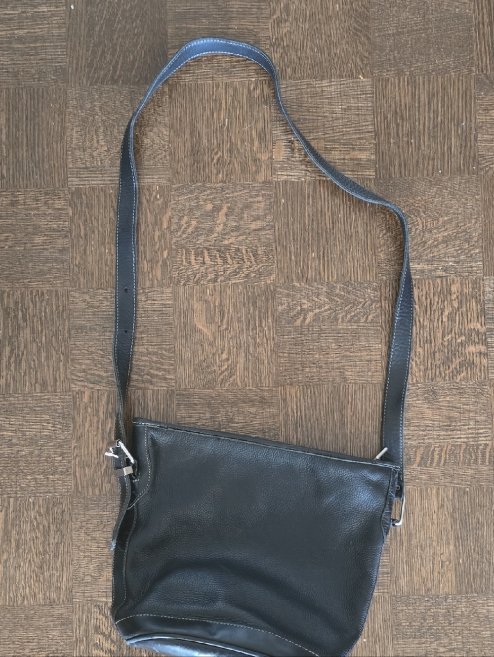 Vintage Roots Black Leather Women's Crossbody Bag